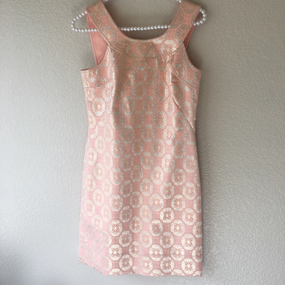 Shoshanna Dresses & Skirts - Shoshanna Peach And Gold sheath Dress size 2